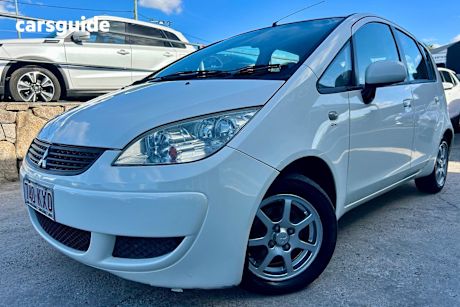 White 2007 Mitsubishi Colt Hatchback Es