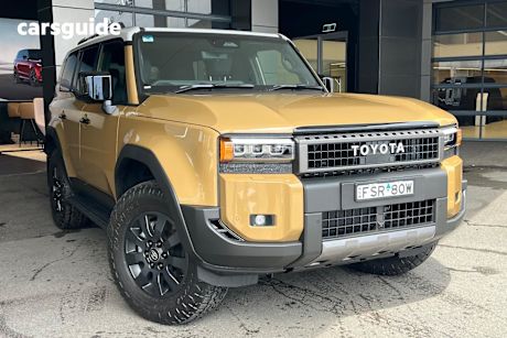 Gold 2025 Toyota Landcruiser Prado Wagon Altitude