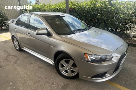 Silver 2014 Mitsubishi Lancer Sedan Es