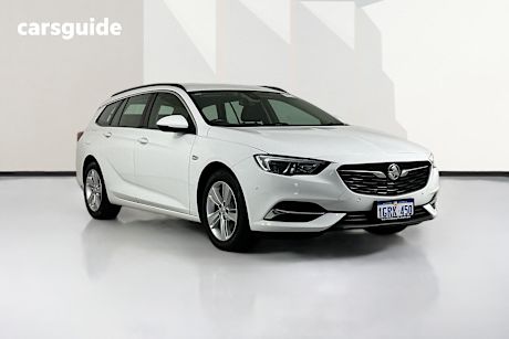 White 2018 Holden Commodore Sportswagon Lt