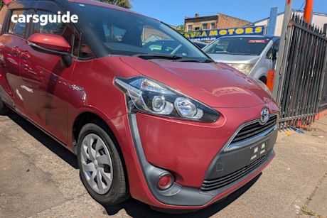 Red 2015 Toyota Sienta Wagon (Hybrid) G