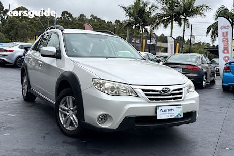 White 2010 Subaru Impreza Hatchback Xv (Awd)