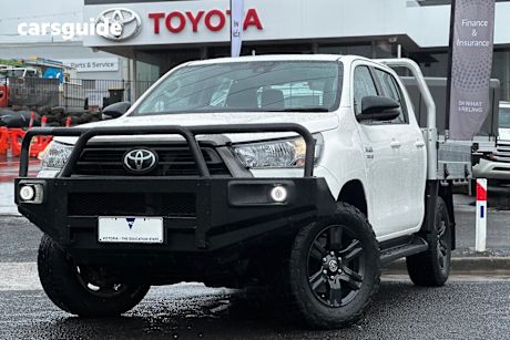 White 2022 Toyota Hilux Double Cab Chassis Sr (4X4)