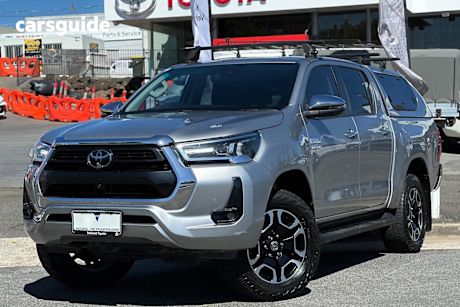 Silver 2022 Toyota Hilux Double Cab Pick Up Sr5 (4X4)