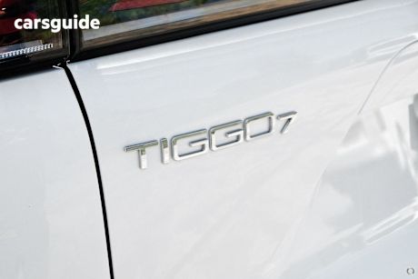 White 2025 Chery Tiggo 7 SUV URBAN F