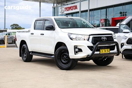 White 2020 Toyota Hilux Double Cab Pick Up Sr (4X4)
