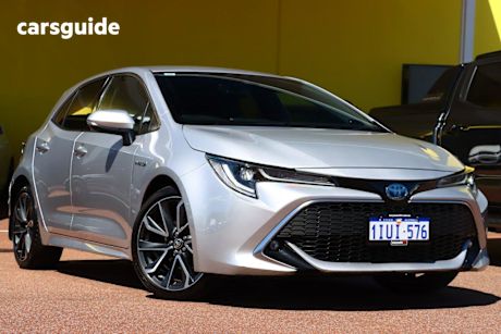 Silver 2019 Toyota Corolla Hatchback Zr (Hybrid)