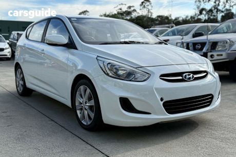 White 2017 Hyundai Accent Hatchback Sport