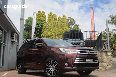 Red 2017 Toyota Kluger Wagon Grande (4X4)