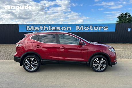 Red 2020 Nissan Qashqai Wagon St-L