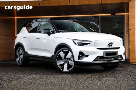 White 2025 Volvo EX40 Wagon Ultra Single Motor Ext Range