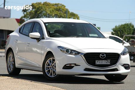 White 2018 Mazda 3 Hatchback Neo Sport
