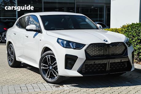 White 2025 BMW IX2 Wagon Edrive20 M Sport