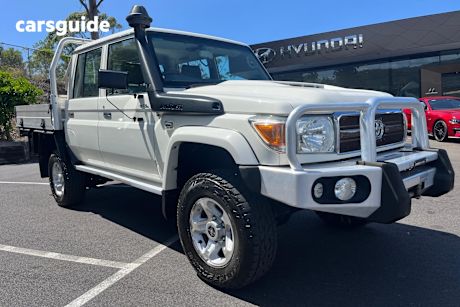 White 2018 Toyota Landcruiser Double Cab Chassis Gxl (4X4)