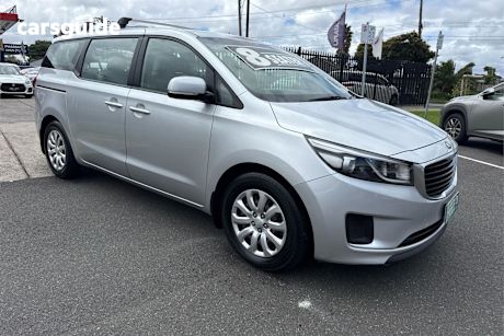 Silver 2016 Kia Carnival Wagon S