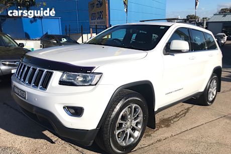 White 2014 Jeep Grand Cherokee Wagon Laredo (4X4)