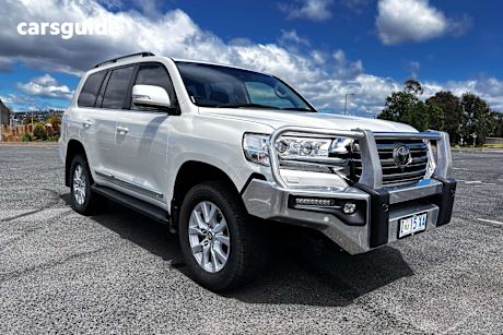 White 2017 Toyota Landcruiser Wagon Sahara (4X4)