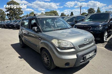Grey 2011 Kia Soul Hatchback