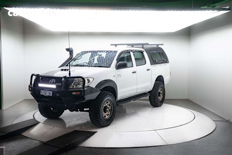 White 2010 Toyota Hilux Dual Cab Chassis Sr (4X4)