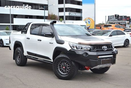 White 2019 Toyota Hilux Double Cab Pick Up Rugged X (4X4)