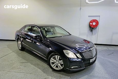 Blue 2009 Mercedes-Benz E350 Sedan AVANTGARDE 212