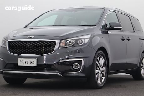 Grey 2015 Kia Carnival Wagon Platinum