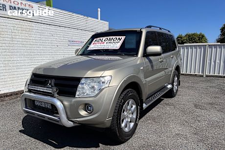 Gold 2012 Mitsubishi Pajero Wagon Glx-R Lwb (4X4)