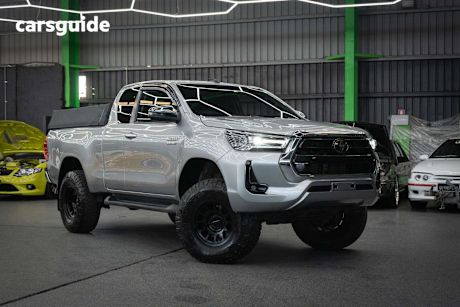 Silver 2020 Toyota Hilux Double Cab Pick Up Sr5 (4X4)