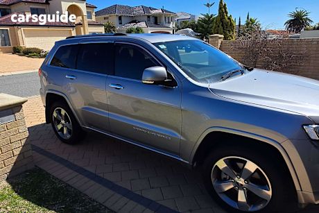 Silver 2016 Jeep Grand Cherokee Wagon Overland (4X4)