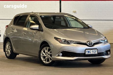 Silver 2017 Toyota Corolla Hatchback Ascent Sport