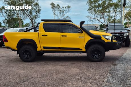 Yellow 2017 Toyota Hilux Dual Cab Chassis Sr (4X4)
