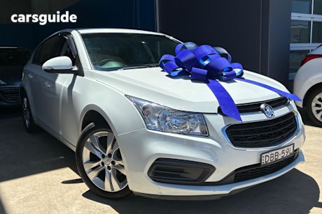 White 2015 Holden Cruze Hatchback Equipe