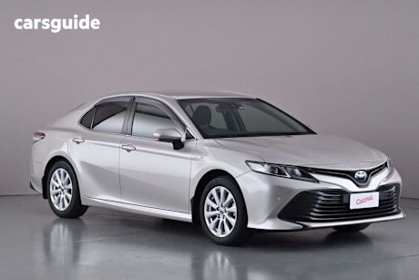 Beige 2020 Toyota Camry Sedan Ascent (Hybrid)