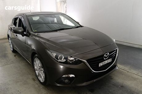 Grey 2013 Mazda 3 Sedan Sp25