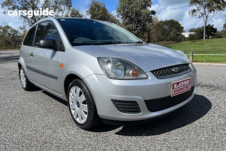 Silver 2006 Ford Fiesta Hatchback Lx
