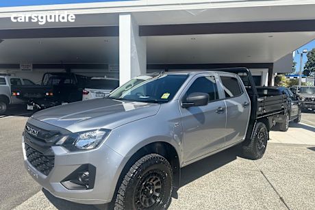 Silver 2025 Isuzu D-MAX Crew Cab Chassis Sx (4X4)