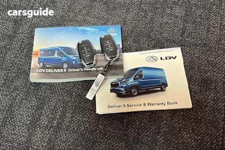 White 2020 LDV Deliver 9 Mini-bus Mwb Mid Roof 11 Seat