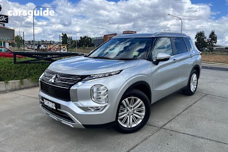 Silver 2024 Mitsubishi Outlander Wagon Ls 7 Seat (2Wd)