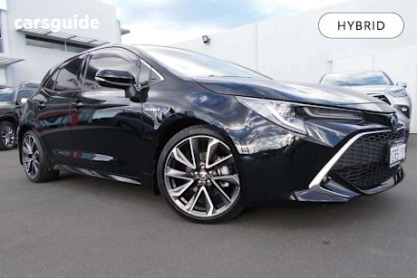 Black 2018 Toyota Corolla Hatchback Zr (Hybrid)