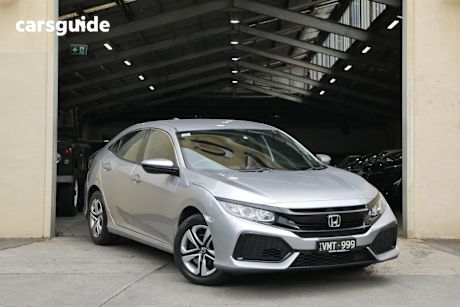 Silver 2017 Honda Civic Hatchback Vti