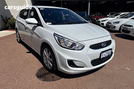 White 2018 Hyundai Accent Hatchback Sport