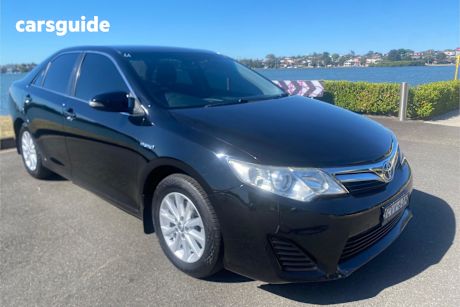 Black 2014 Toyota Camry Sedan Hybrid H