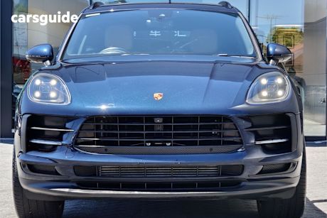 Blue 2018 Porsche Macan Wagon
