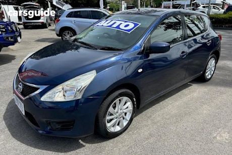 Blue 2015 Nissan Pulsar Hatchback St