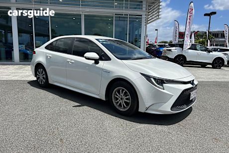 White 2020 Toyota Corolla Sedan Ascent Sport (Hybrid)