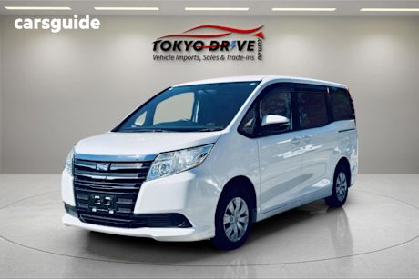 White 2014 Toyota Noah SUV WELCAB