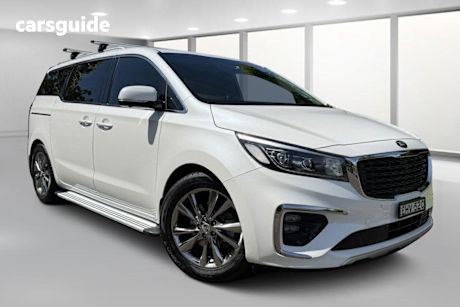 White 2019 Kia Carnival Wagon Platinum