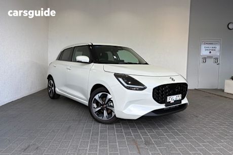 White 2025 Suzuki Swift Hatchback Hybrid Glx
