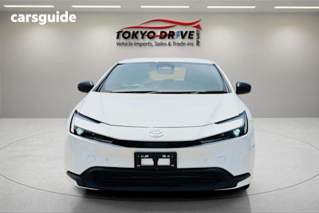 White 2023 Toyota Prius SUV ZVW60