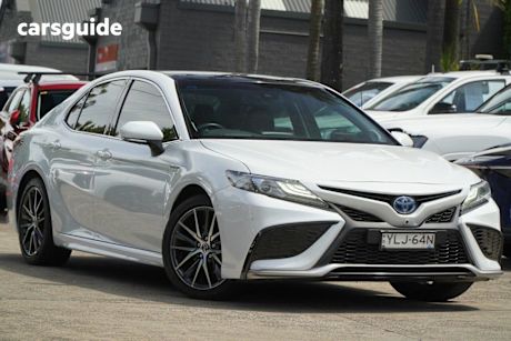 White 2021 Toyota Camry Sedan Sl Hybrid